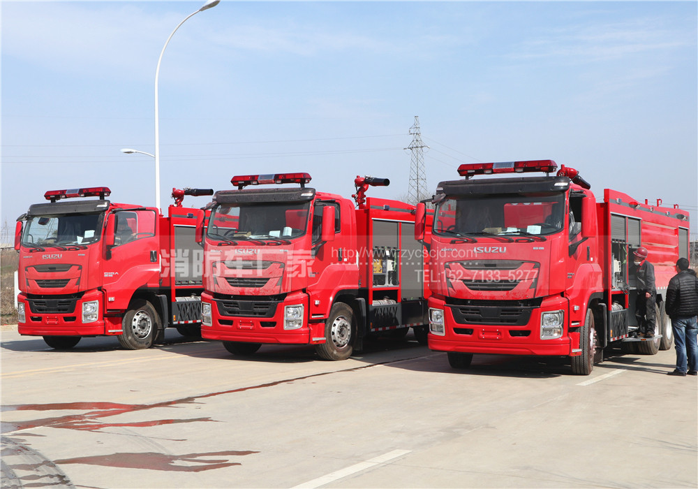 五十鈴后雙橋干粉泡沫聯用消防車 五十鈴后雙橋干粉泡沫聯用消防車