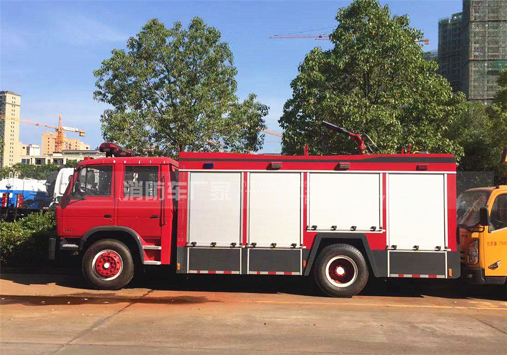 東風153水罐消防車 東風153水罐消防車