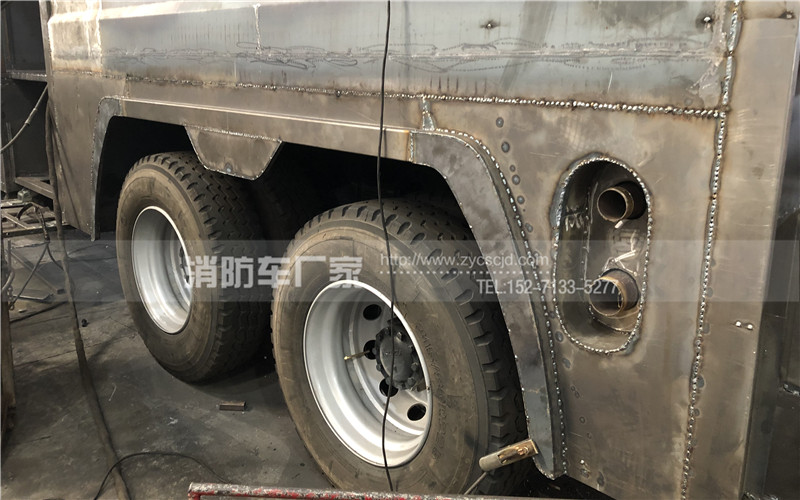 五十鈴泡沫干粉聯(lián)用消防車生產(chǎn)現(xiàn)場 五十鈴泡沫干粉聯(lián)用消防車生產(chǎn)現(xiàn)場